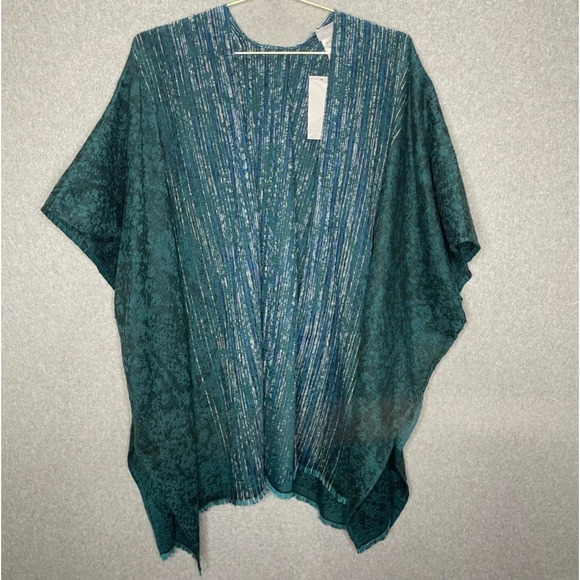 Chico’s Python Print Jacquard Ruana Wrap - Picture 4 of 10